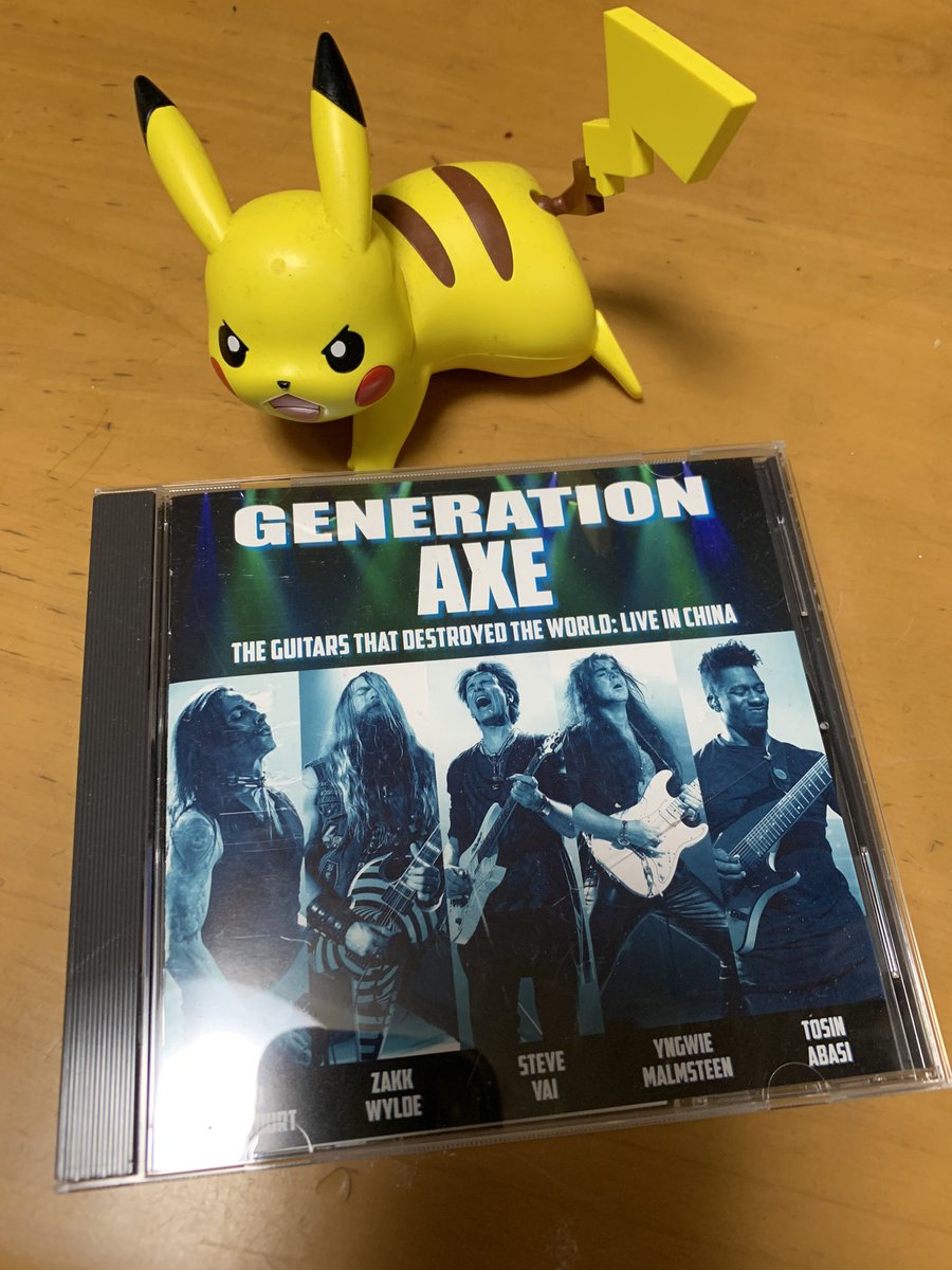 playloud_sinpei's tweet photo. おはようございます〜(*ˊ˘ˋ*)
さぶいですネ、、(っ´ω`c)
#GenerationAxe
素晴らしい共演です
YngwieとVaiのBlack starが聴けるなんて夢のようです
みんな笑顔で楽しそう(●´ー`●)
あと少し寒さに負けず頑張っていきましょう!
Black Star Yngwie and Vai https://t.co/BocJrvsPZ3 @YouTube https://t.co/NjoRADIrSJ