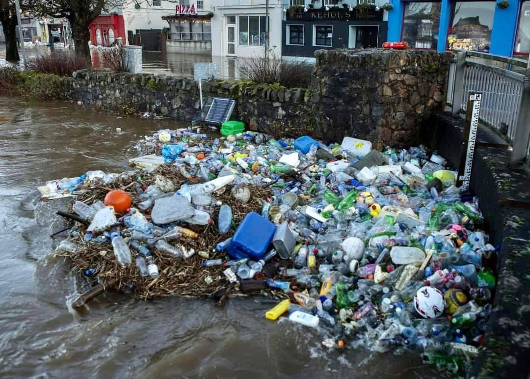 Shocking photo from Terry Byrne showing just how much plastic and rubbish flows down the River Slaney. Taken today after yesterday’s #Flooding. #Enniscorthy #Wexford