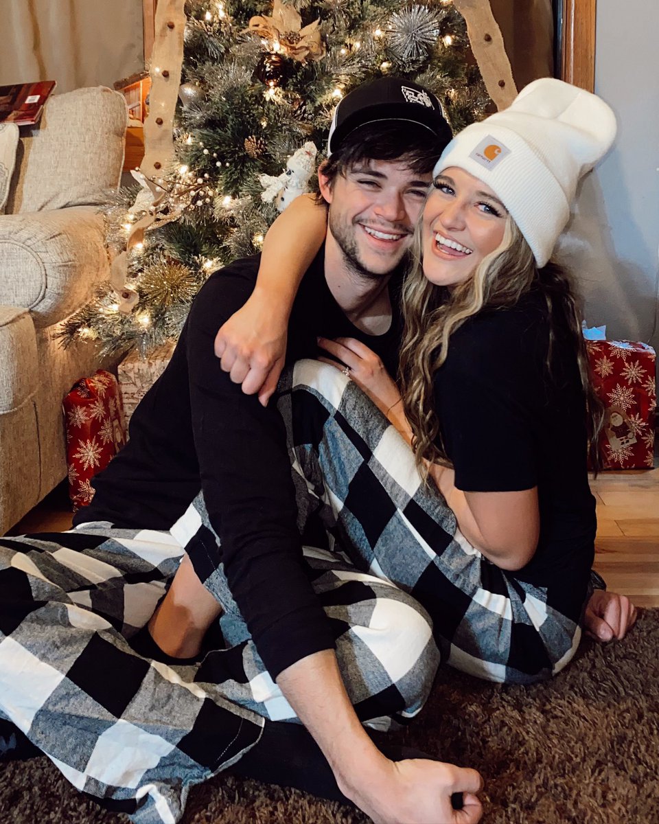 njordan414's tweet photo. If anyone would like to help my fiancé and I out, we are entered in a contest to help with wedding expenses and would love for you to go vote for us!

https://t.co/2O051HCMUj https://t.co/oAu9pfIn5m