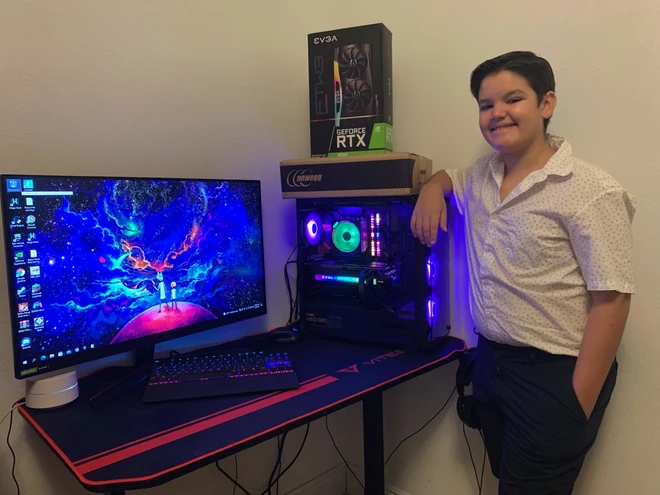 lukeyusd's tweet photo. 11-year-old boy finds a trick to surpass 100,000 people, buy a rare graphics card
The application's system flaw helped the boy in the US get through the long queue and buy the scarce graphics card. https://t.co/A1pHX40t6N