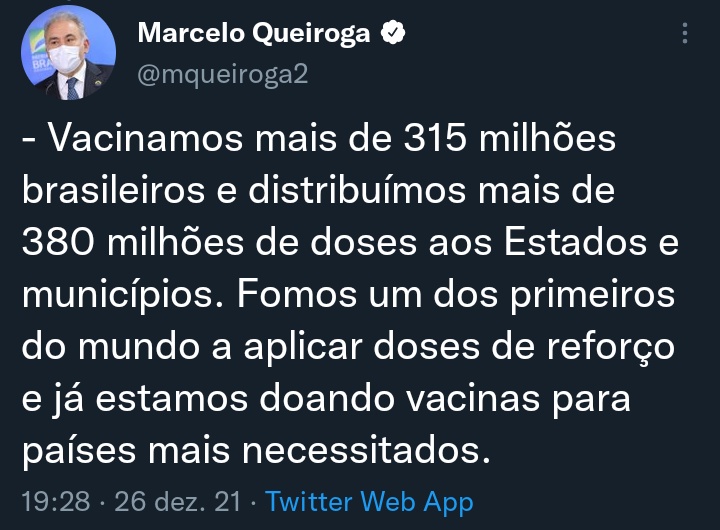 desmentindobozo's tweet photo. O ministro @mqueiroga2 é tão eficiente que vacinou 315 milhões de brasileiros, mais do que existem no Brasil, enquanto faz de tudo pra atrasar a vacinação das crianças mesmo após aprovação da Anvisa e parecer favorável do CTAI. https://t.co/RavdHQRDK4