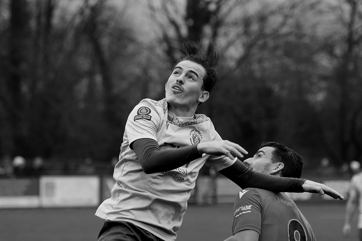 richardwatto's tweet photo. (c) 3-2 @OxCityFC v @sloughtownfc #BoxingDay #rebels #hoops #fanseyeview in B&W @OxfordCityFC @SloughTownFans @OCFCBR @SloughTownST @OxUtdExiles @SloughFanCam good ⚽️ afternoon had by all, HNY ! https://t.co/CGCQXhffcp