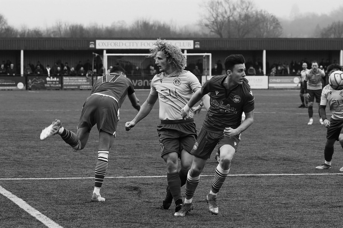 richardwatto's tweet photo. (c) 3-2 @OxCityFC v @sloughtownfc #BoxingDay #rebels #hoops #fanseyeview in B&W @OxfordCityFC @SloughTownFans @OCFCBR @SloughTownST @OxUtdExiles @SloughFanCam good ⚽️ afternoon had by all, HNY ! https://t.co/CGCQXhffcp