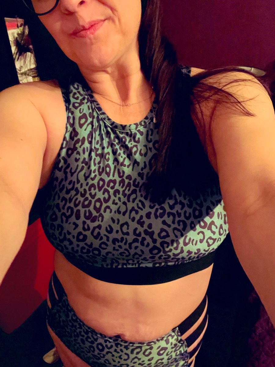 debbie9946's tweet photo. My gorgeous pole outfit from @301wb, I may not have the super toned body but I will deffo rock this at my next pole class #bodyconfidence #poledancer #pole #greatpresentchoice #polehog https://t.co/bZ8WPmzoKJ