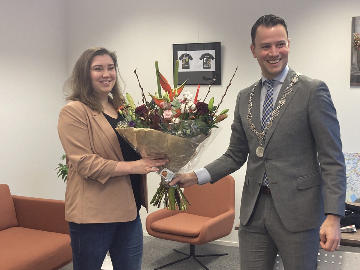 Een hartelijk welkom aan de Zevenhovense Lise Domburg-Rietveld in de politiek en in de fractie van Samen Beter Nieuwkoop. Op 23 december legde zij de belofte af bij burgemeester Robbert-Jan van Duijn. Lees hier meer over Lise ⏩⏩ samenbeternieuwkoop.nl/sbn-lid/lise-d…