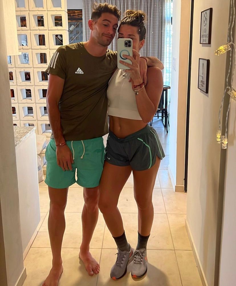SC_ESPN's tweet photo. Agus Albertario y Pipa Alario le van poniendo fin a sus vacaciones en Argentina, listos para volver a sus clubes en Europa. https://t.co/lcY6hYVPhZ