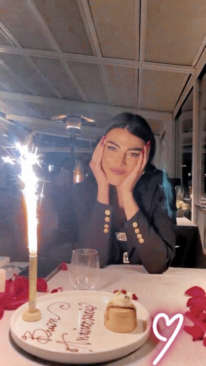 federicapaparo's tweet photo. Pier ha organizzato questa serata nei minimi dettagli. Voleva sorprenderla in ogni modo, regalarle una serata speciale e ci è riuscito. Anche “Vorrei” in sottofondo. 

Giulia si sarà sentita ancora più amata del solito. 

Che uomo. 

#prelemi https://t.co/Atc6nqVE2u