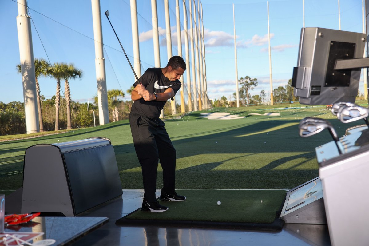 PopTartsBowl's tweet photo. A tee-rific afternoon at Topgolf with @CycloneFB! #CheezItBowl https://t.co/STrHfwHCr4