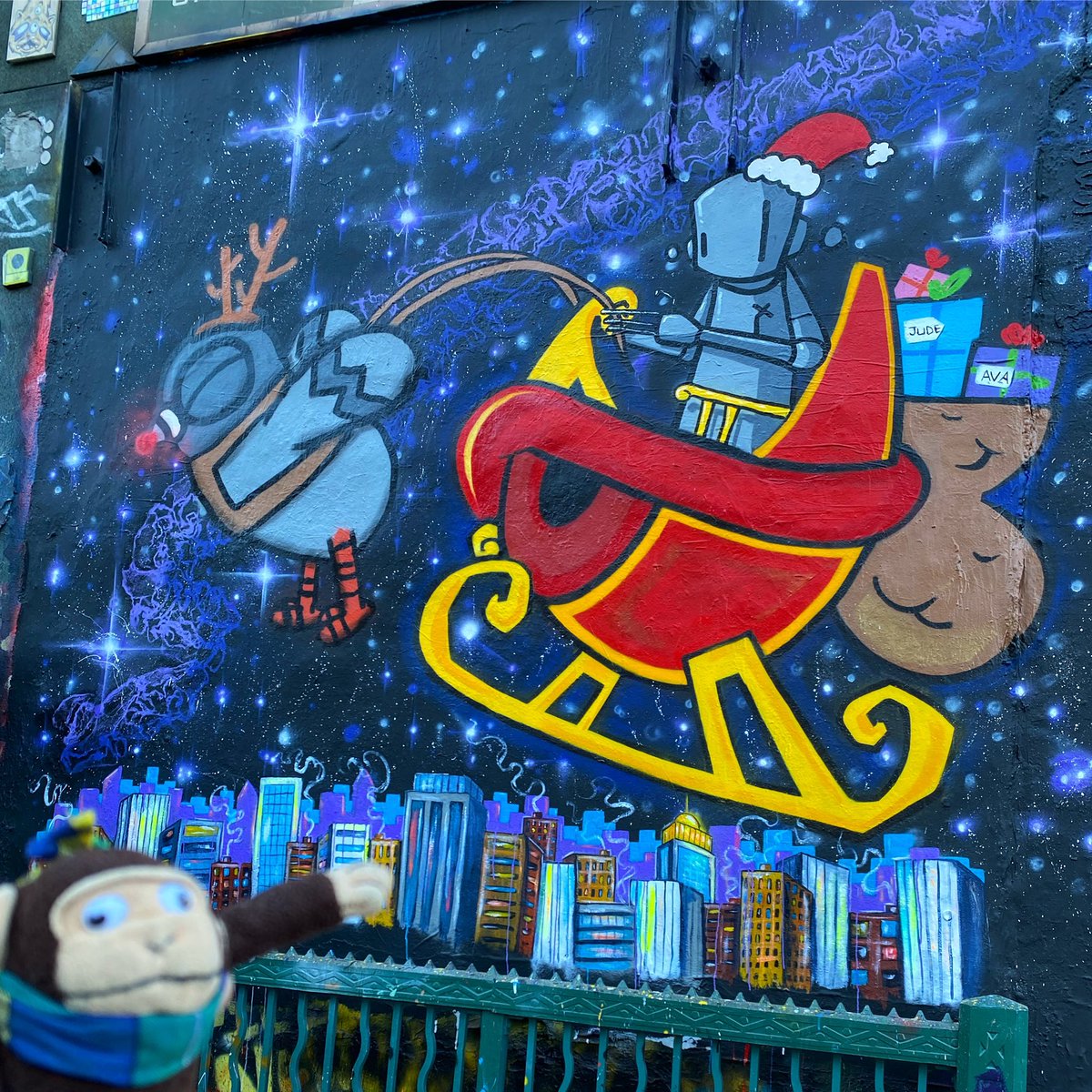 NYC runs on pigeon power!
.
.
.
#streetart #pigeonart #pjthepigeon #robotart #streetartnyc #nycstreetart