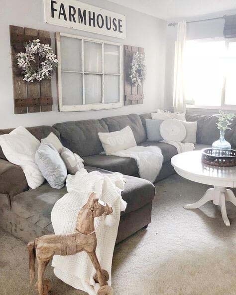 jqueeney's tweet photo. If you've got an old window pane laying around, you can easily turn it into some rustic wall decor. #interiors #home  https://t.co/jOxm00cspB https://t.co/0bVrjBK46p