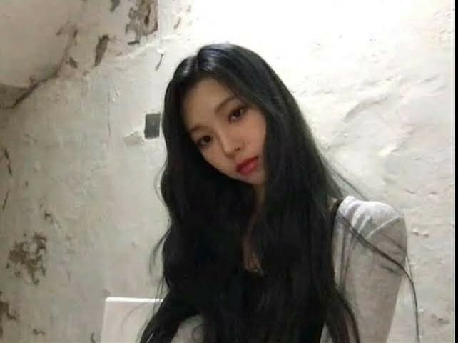 fe__elix's tweet photo. @omegadajennie sua namorada e pobre? https://t.co/c2VPjtOAsY