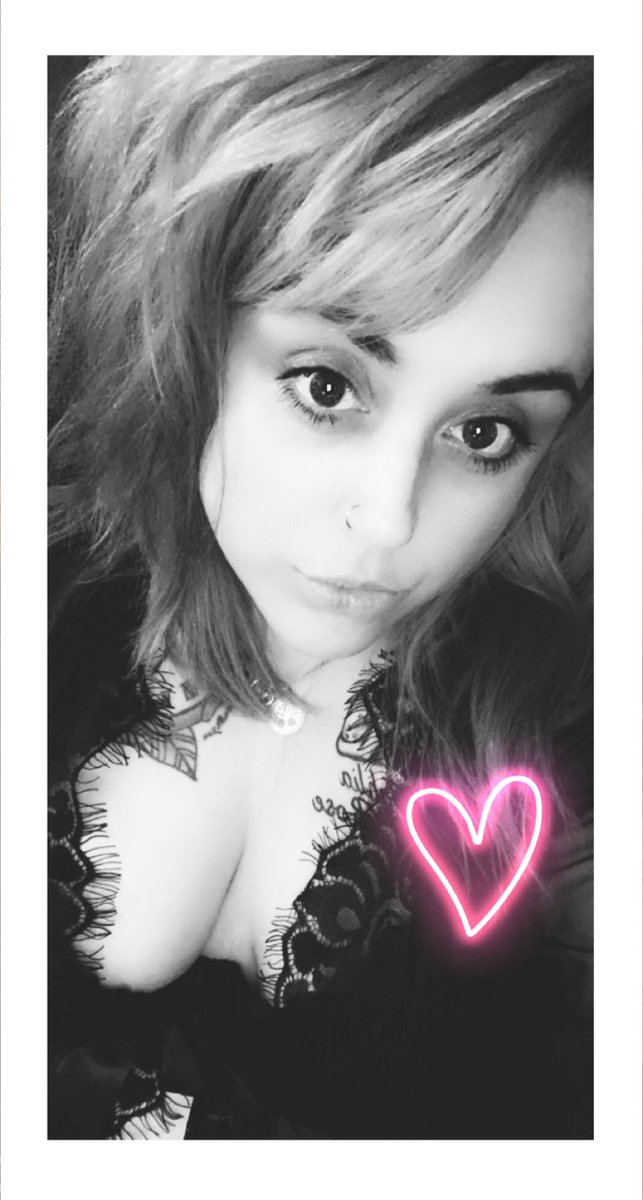 BlackVelvetCL87's tweet photo. I LOVE BLACK &amp; WHITE 🖤🤍🖤 

Only Fans!! Major discount for your first month! Less than $5 😱😱 

https://t.co/kZeaRmFwQ3

@OnlyFans @Onlyfan07539084 https://t.co/50LxEL8f6M
