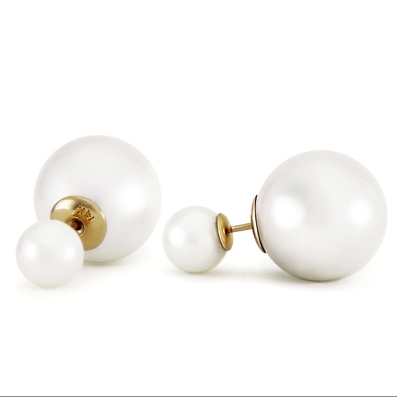 1_pecan's tweet photo. So good I had to share! Check out all the items I'm loving on @Poshmarkapp #poshmark #fashion #style #shopmycloset #galaxygoldproducts #anthropologie #aritzia: https://t.co/lbONMH9aDb https://t.co/F7yUcYO1As