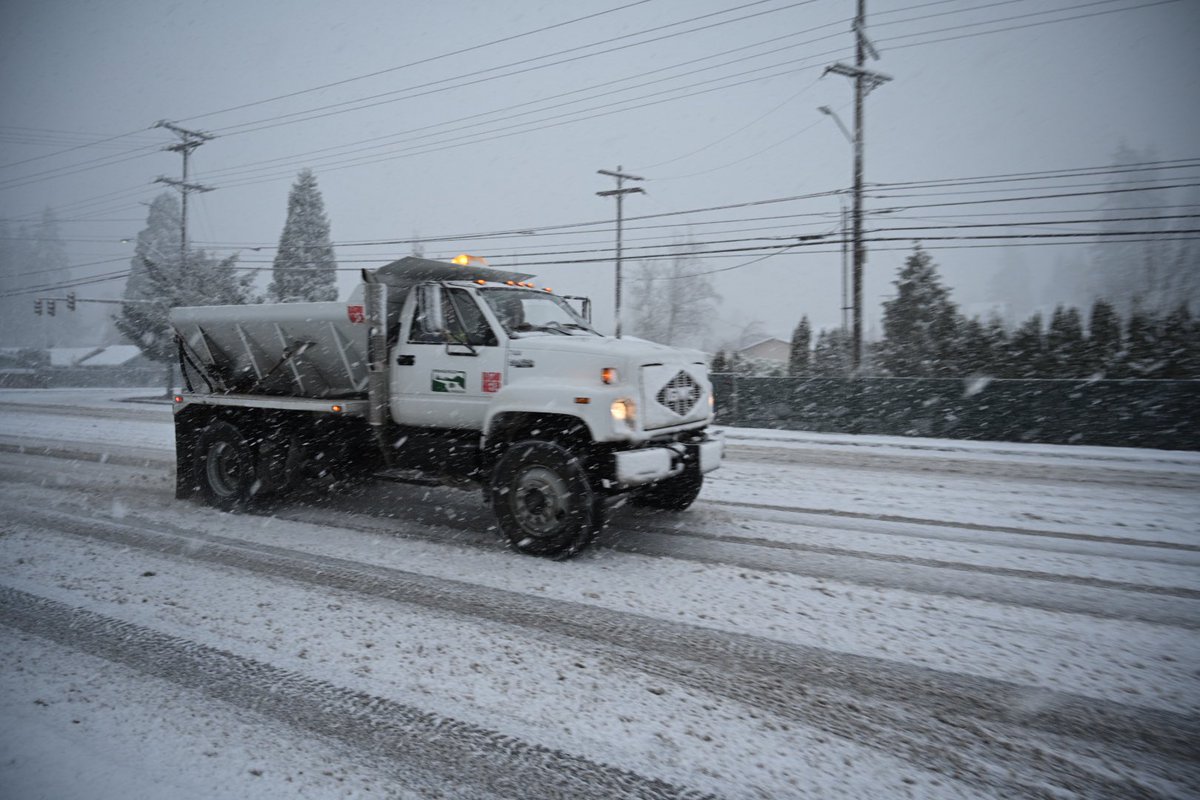 cityspfldoregon's tweet photo. Crews from our Operations Division of Development and Public Works have been out sanding streets all day. We have additional crews scheduled to come in this evening to continue street maintenance overnight. https://t.co/VPhppeBWUU