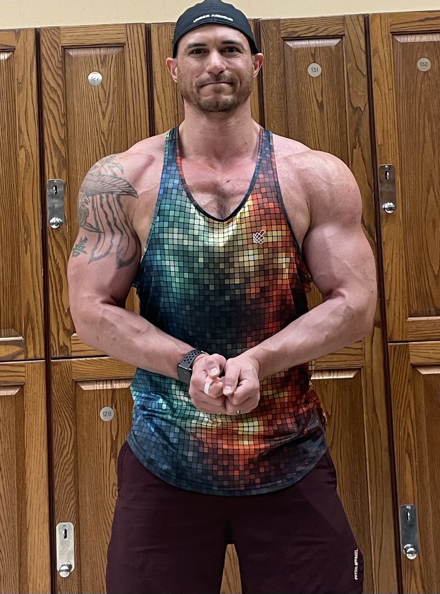 FairyGodHimbo's tweet photo. Rainbow Edition @jednorthapparel #LGBTSwole 
#QueerMuscle #RainbowTankBrigade https://t.co/AKnDxBSQKH