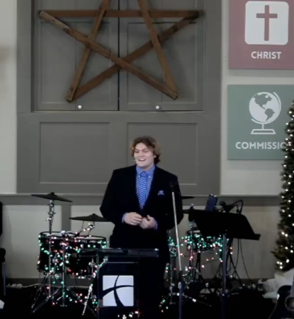 JayHobbsKY's tweet photo. I'm always posting the athletic accomplishments my kids achieve but today my heart was bursting to see my 17yr old @Adam_Hobbs41 stand in the pulpit &amp; deliver a message to the congregation! #startingthejourney #prouddad  #AGTG @BHobbs44 https://t.co/HnFMKC9y7x