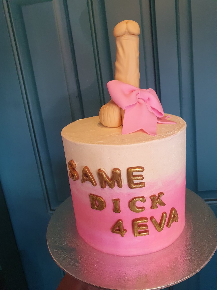 justbakecoz's tweet image. The boss and the gentlemen - another bridal shower themed cake and cupcake to spice up your event. 

#BooToeCake #BooToeCupcake #justbakecoz #foodiesofinstagram #Baguio #HIGHLANDWedding #BaguioBaker #cakes #WeddingsByjustBAKEcoz #fyp #weddingsuppliersphillipines #weddingcake