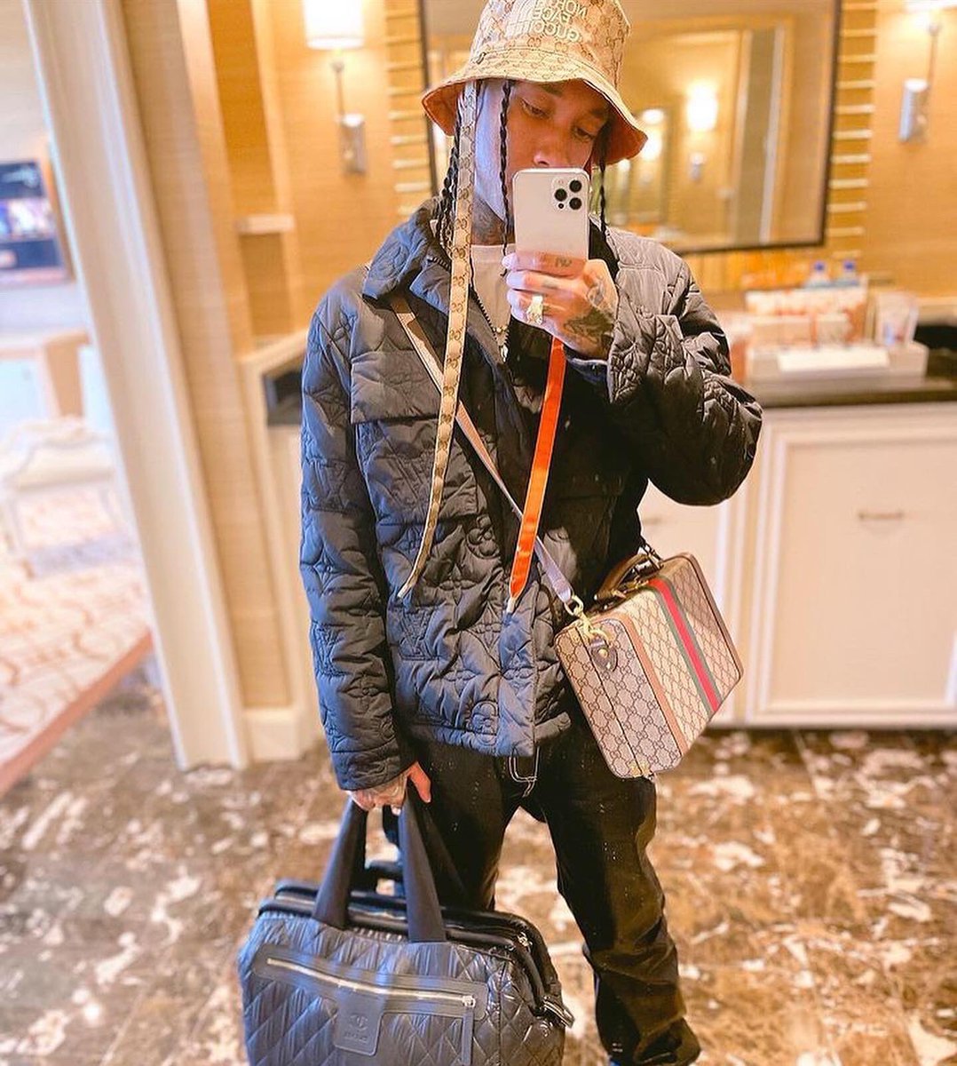 icygangpink's tweet photo. Hablemos de lo perfecto que este maravilloso hombre @Tyga crazy in love. 🔥 #Tyga #Traww https://t.co/6ZrPcEzWBQ