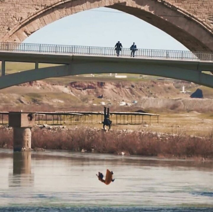 "Ölümden kurtaran, ardından ölüme koşan.." 🥺🤍

#ReyMir