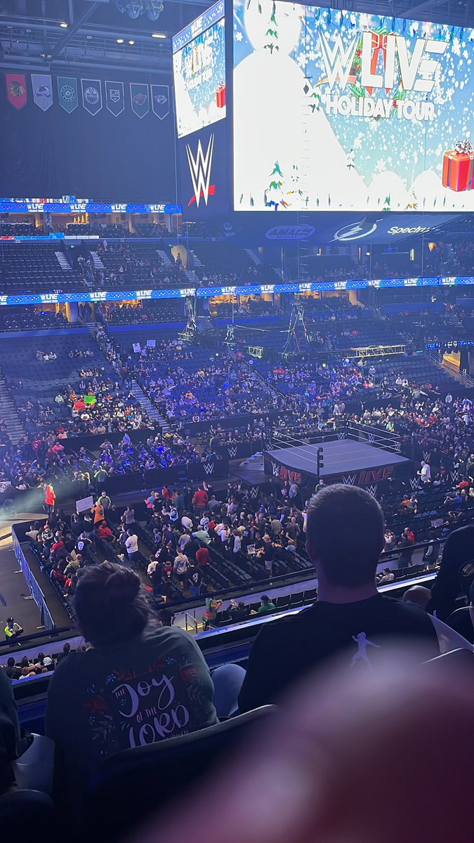RageFox88's tweet photo. #wwetampa https://t.co/vVFgKEUnS8