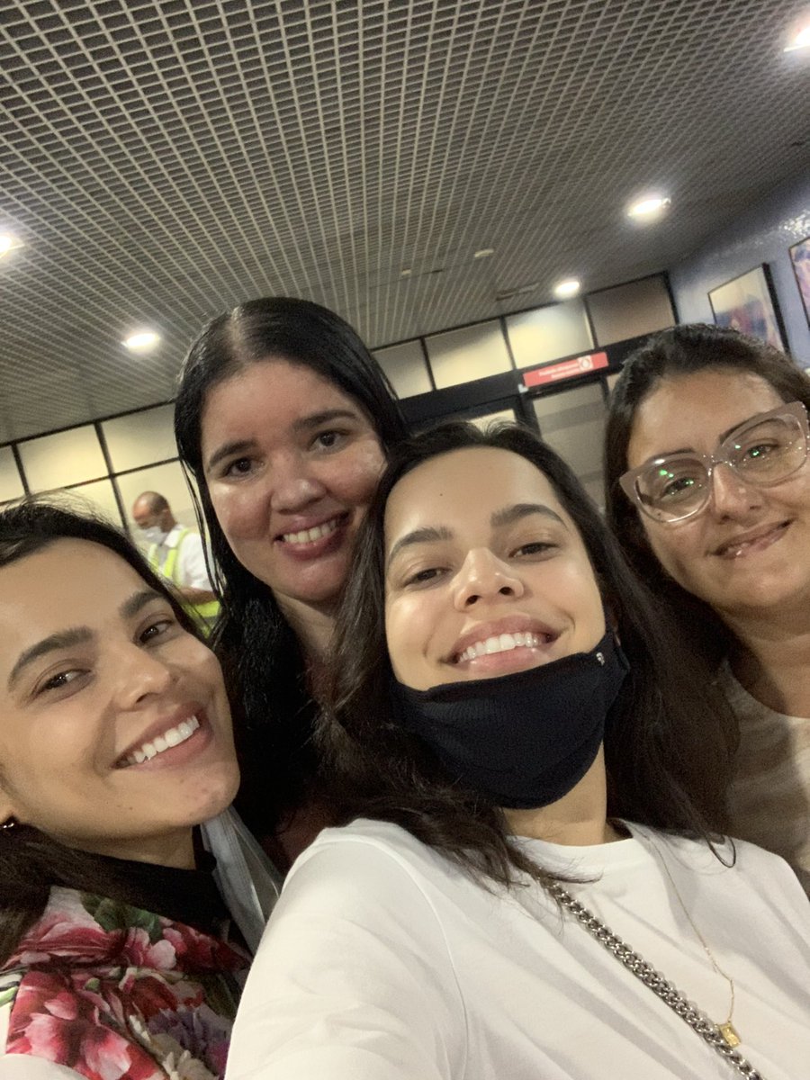 Cms_Recife's tweet photo. Emilly, euzinha, Mayla e a Renata @Renatamouracamp de hj😊 https://t.co/TMk1GqcGlQ