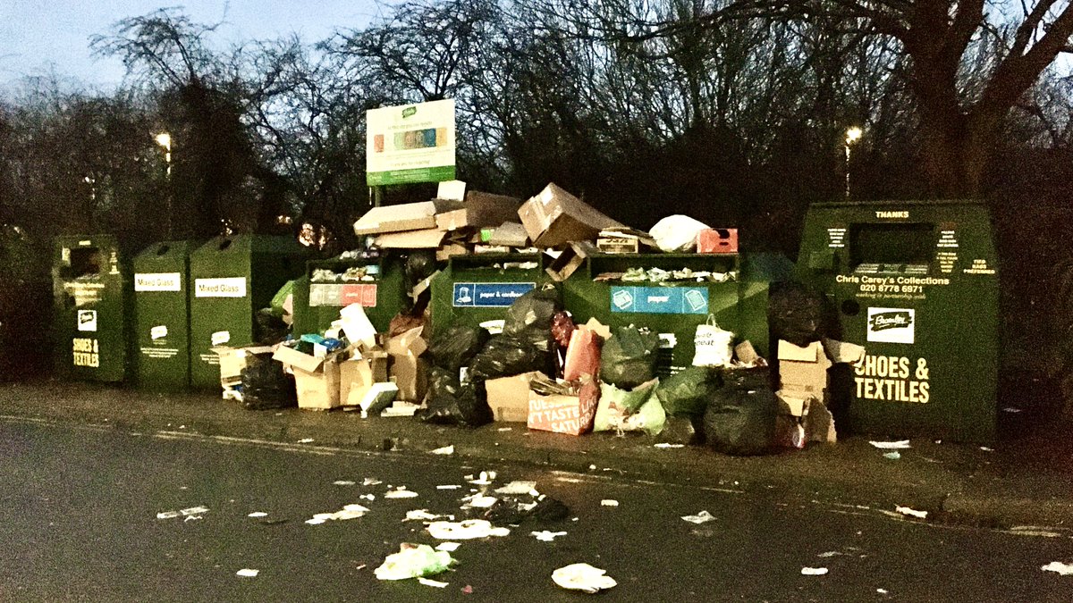 TheGreenBR6's tweet photo. We didn't want a lot for Christmas
There was just one thing we needed

For @LBofBromley Councillors to acknowledge scale of anti-social #littering and #flytipping in LB #Bromley; and include #litteraction stratagems in new #OpenSpaceStrategy 2021-31.

Make our wish come true! https://t.co/4uolYPAlk3