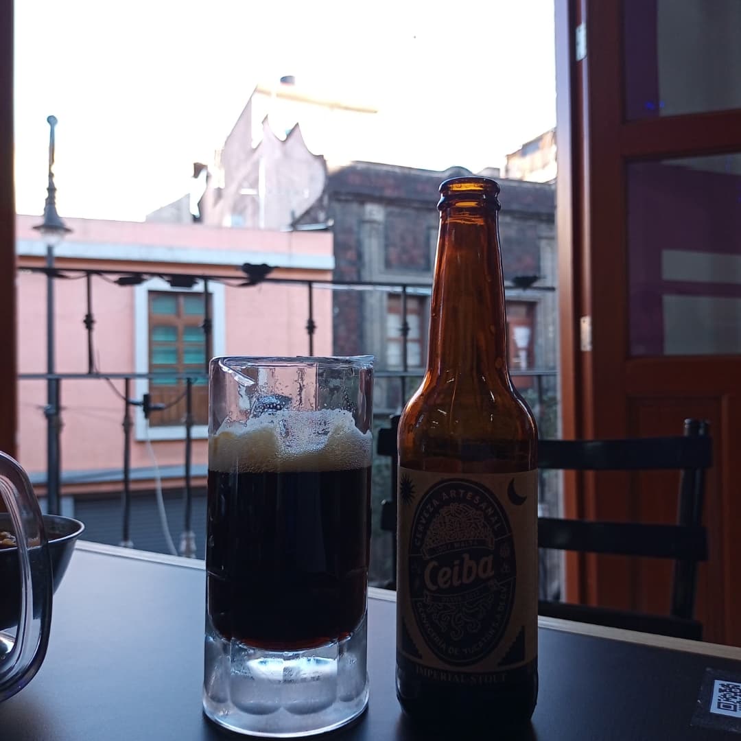 EspitiaCota's tweet photo. México puede ser tan risible que hasta nuestro separatismo sirve solo para vender comida y cerveza
Eso sí, buena cerveza y muy buena comida
@cooxhanaldf 
#centrohistorico https://t.co/GkBx9XTjCb