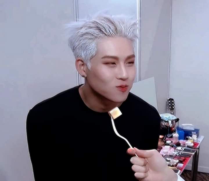 iljoohoney's tweet photo. Solo vine a decir que #JOOHONEY he is the most handsome man, he is so perfect, He is beautiful, talented, sweet and loving that has never existed https://t.co/5eFyGPf8OM