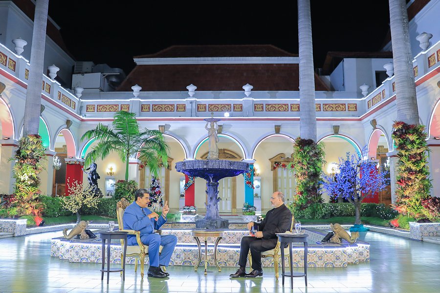 #AsíLoDijo | Presidente <a href="/NicolasMaduro/">Nicolás Maduro</a>: "Me inspiró el amor y la pasión patriótica que tiene el pueblo, sin el pueblo nosotros no seríamos nada. <a href="/_LaAvanzadora/">Yelitze Santaella</a>
#ProtégeteDeLaCovid