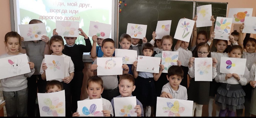 Важно ли быть добрым? Что такое доброта? На эти и многие другие вопросы обучающихся ГБОУ СОШ №3 пгт Безенчук размышляли в рамках мероприятий, посвящённых XX форуму добровольцев Самарской области