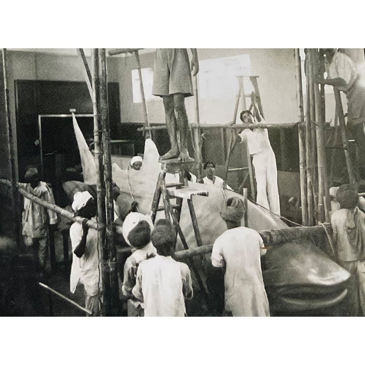 CSMVSmumbai's tweet photo. Looking back at The Museum's Natural History Section in it's developing years in the 1930s. Even back then, The Museum always prioritised attention to detail, the museum experience and preserving the sanctity of museum objects.
#CSMVS100 #CSMVSMumbai #100yearsofhistory https://t.co/gZaw2IT8nI