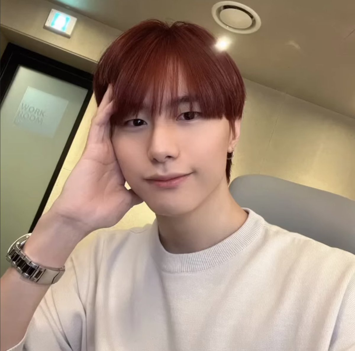 2seungthinker's tweet photo. ♥️ only hot people have red hair ♥️

♡ ———
#VICTON #빅톤 @NewWorld_VICTON @VICTON1109 #seungwoo #seungsik https://t.co/HC8GVTMpMc