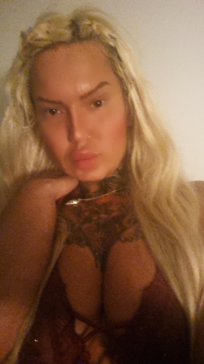 JayJaykittyrose's tweet photo. Yo damn crazy,  yall crazy motherfuckers need to see girls who r all natural beauty,  well got no make up on smh..
#sexy #modelling #singer #rapper #songwriting #twerkthatass #twerk #poledance https://t.co/zbWbNlgb5x