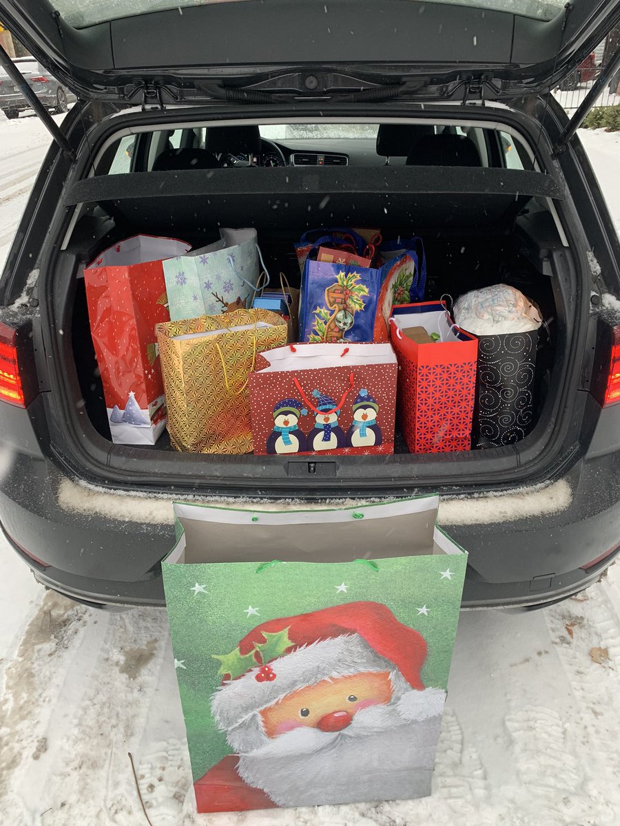 Yesterday, with the help of my girlfriends, I delivered all of these bags filled with toys and gift cards of about $400 for a young mother of 4 who lost everything in a fire.  We did this in 16 hours ♥️🎄