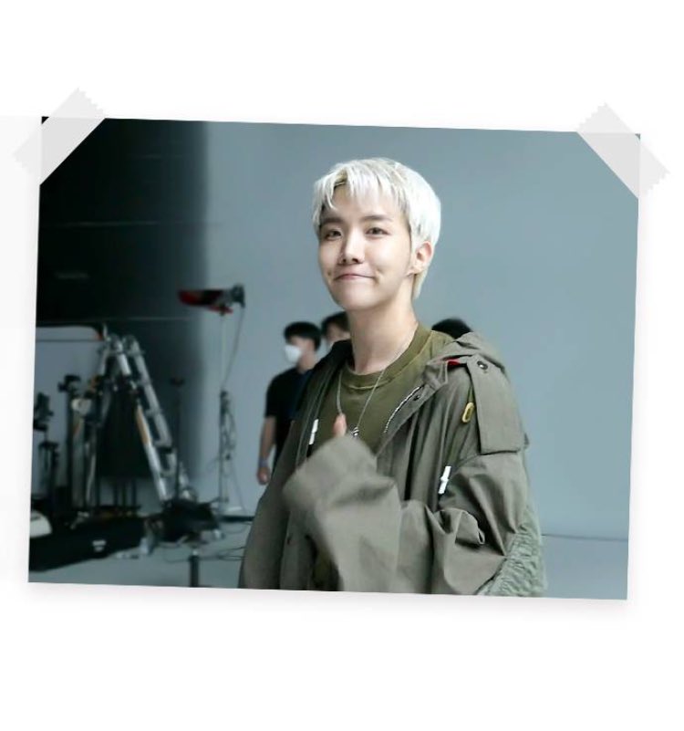 vminiecats's tweet photo. 📷| Fotos detrás de escena WEBTOON x BTS 'Super Casting' | EP.3 - #JHOPE 

Léelo aquí : 🔗• https://t.co/1D1CDti2lN
 #WEBTOON_x_BTS @BTS_twt https://t.co/l7EI9JJtLS