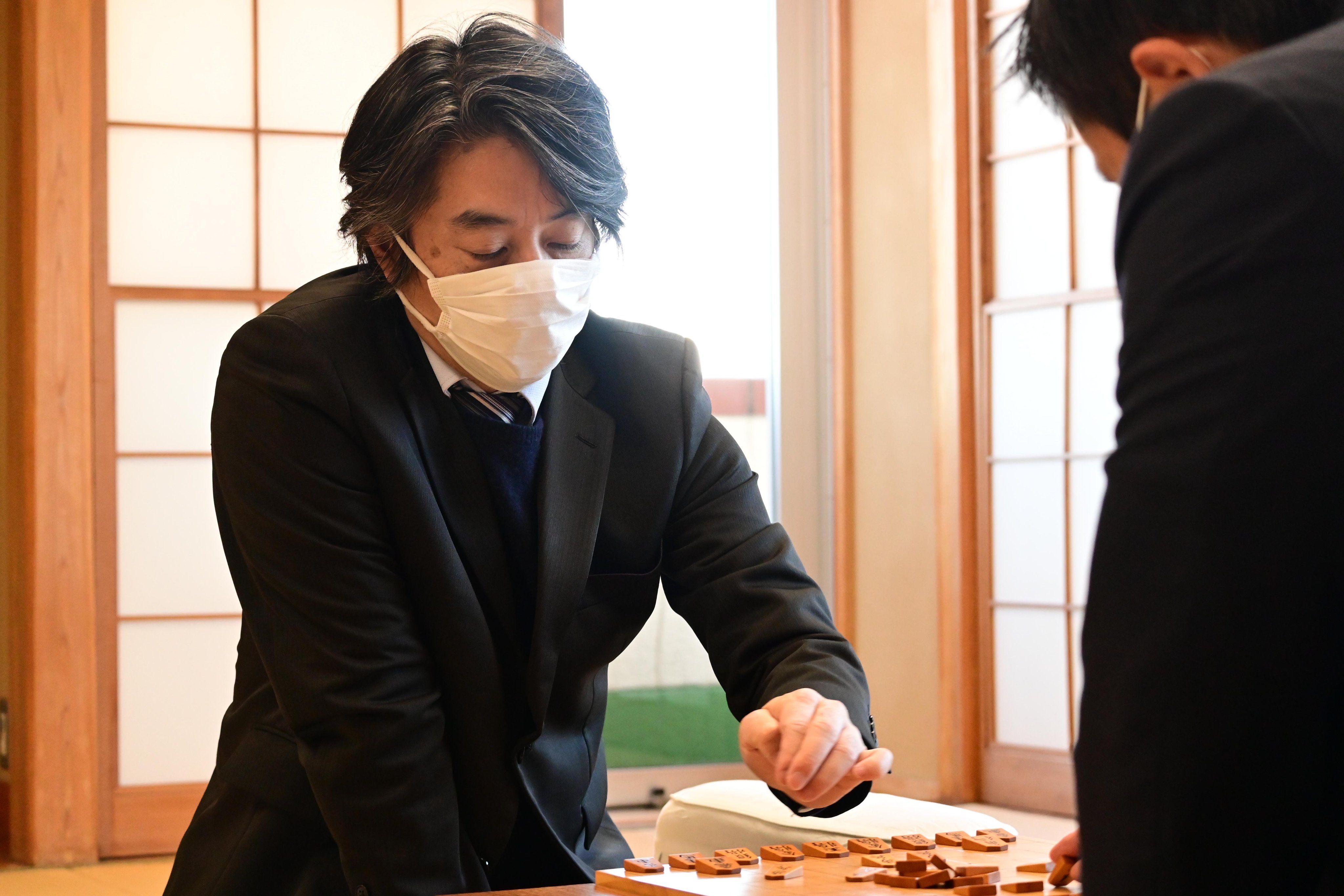 Twitter এ 読売竜王戦 公式 第35期竜王戦ランキング戦1組 丸山忠久九段ー久保利明九段 イケオジ こと久保九段は 向かい飛車を採用しました ニコニコ流の丸山九段 ちゃん は居飛車急戦調で対抗形の将棋になっています 藤井聡太竜王特集や観戦記は