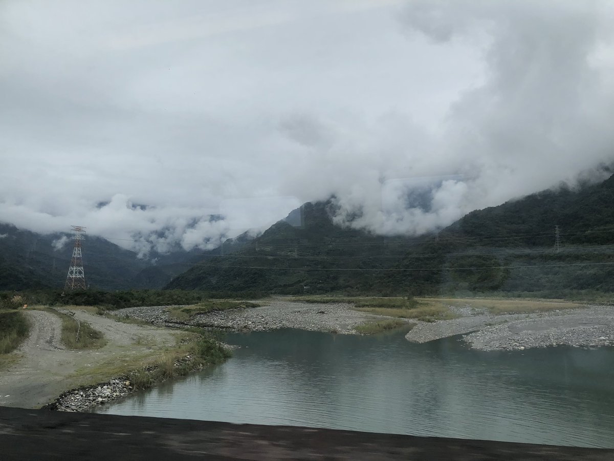 b929905's tweet photo. #大自然 
#一個人旅行 
#火車上 https://t.co/ionLAhmvuF