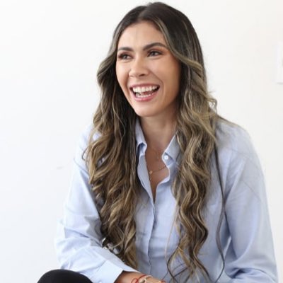 VICTORIA CASTRO tweet media