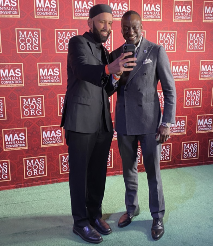 yaqeeninstitute's tweet photo. Taking the stage @masicna for our #ConfidentMuslim session! Join us in the Main Hall. https://t.co/nk7mX3HRWJ