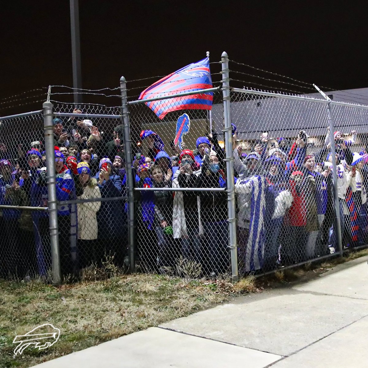 BuffaloBills's tweet photo. #BillsMafia is UNMATCHED. ❤️💙 https://t.co/xE0OyqC7fd