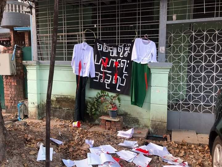 NantEiThandar's tweet photo. "စစ်ဗျူရိုက​ရေစီပညာ​ရေး အခုရပ်"
Students unions of #Tamwe tsp, #Yangon staged the anti-coup movemnet to boycott military slave education.
#WarCrimesOfJunta
#Dec27Coup  
#WhatsHappeningInMyanmar https://t.co/8onNUx034O