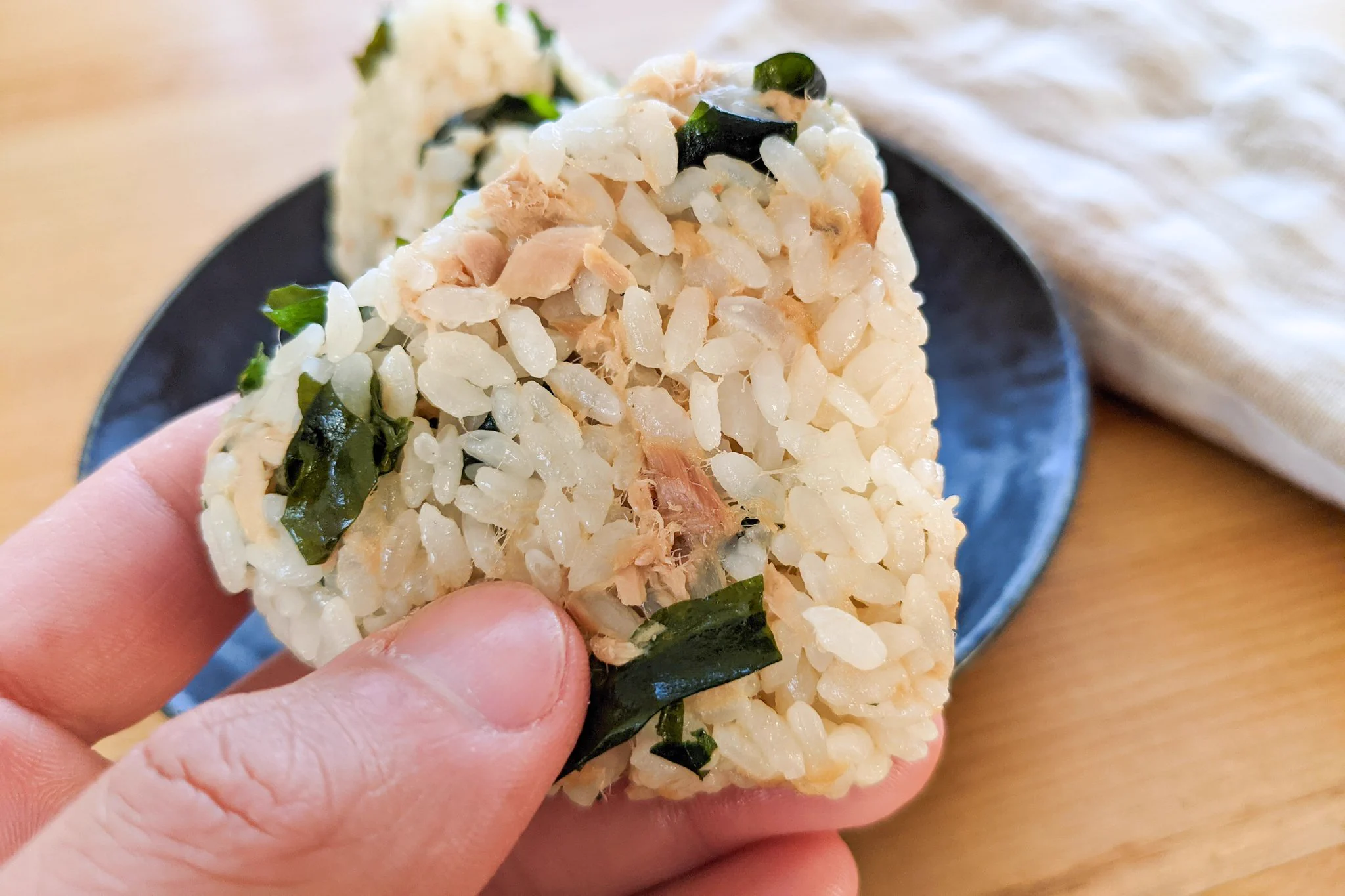 ぱくぱく食べられちゃいそう！ツナ缶やわかめを使った「おにぎり」レシピ！