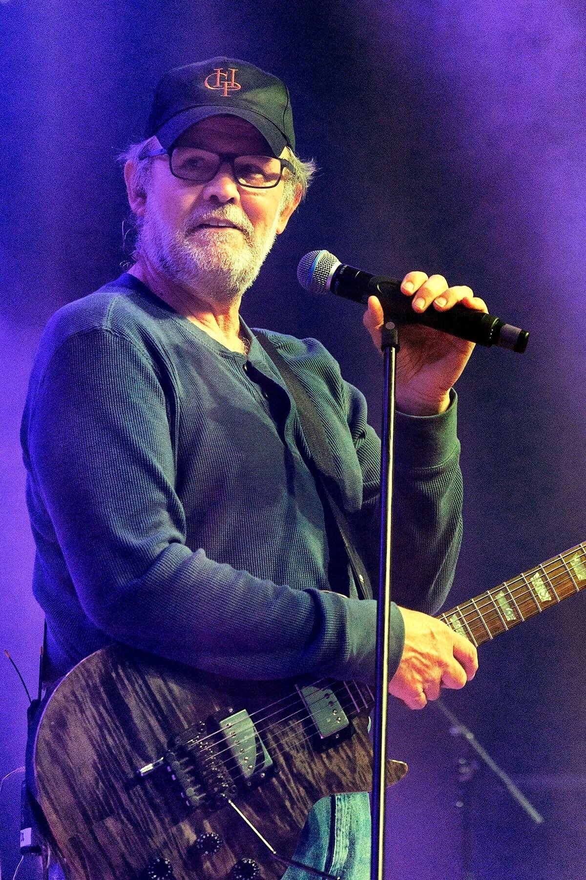 Happy 72nd birthday to Bob Hartman of   