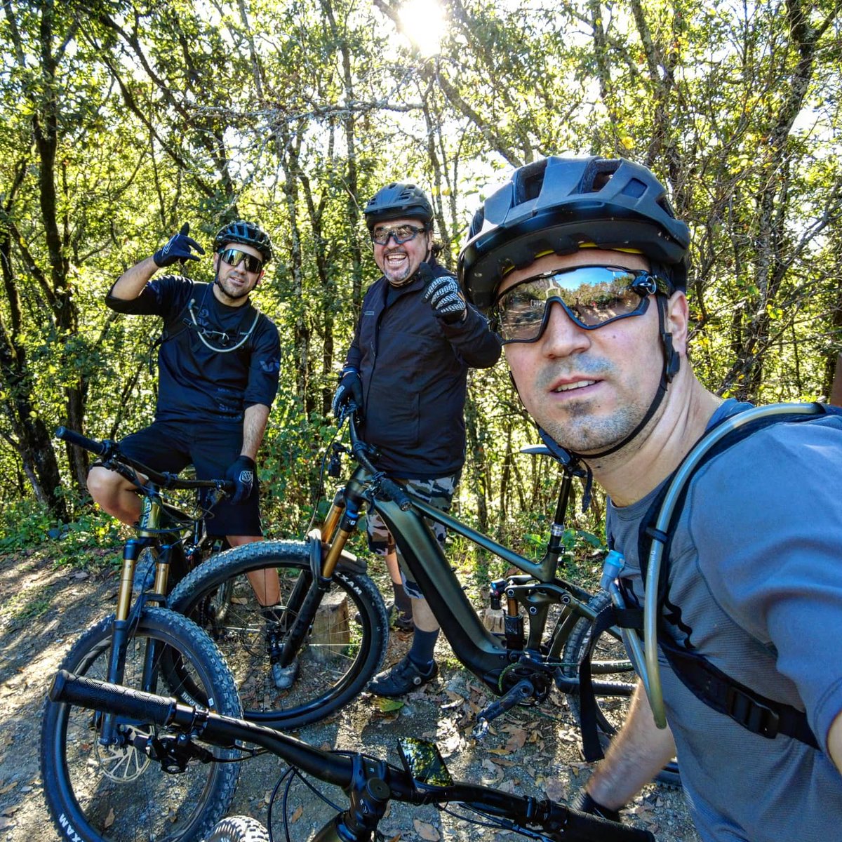 RubenHCr's tweet photo. Hoy la última rodada del año...Ebikes en Chipinque! Mejor compañía imposible... https://t.co/kmNyNXF3jL