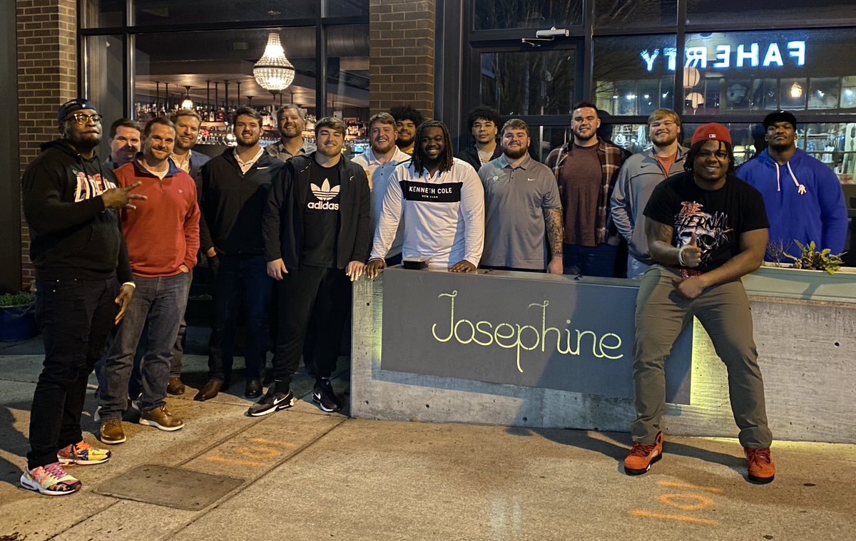 BALampley79's tweet photo. Thanks to ⁦@ChefAndyLittle⁩ and the team at Josephine for putting on a show for the ⁦@Vol_Football⁩ O-Line and Nashville-area OL VFL’s tonight. Great to have the Big Orange in the Midstate. #OLP #VFL https://t.co/pPtdplm7Qa