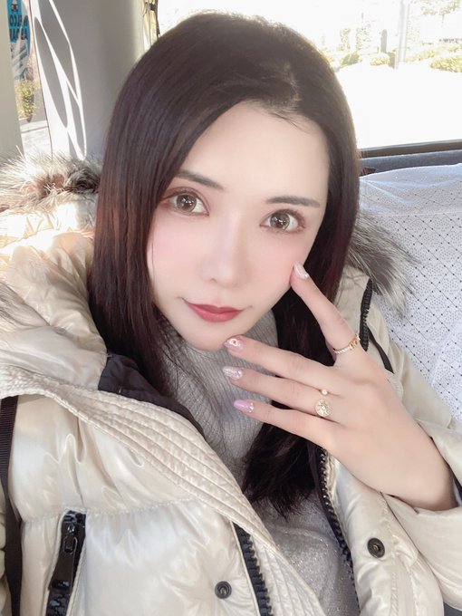Hi?
みんな年末どうするの？
私は大掃除の予感しかないよ☺️ https://t.co/Nn4J3sUdPJ