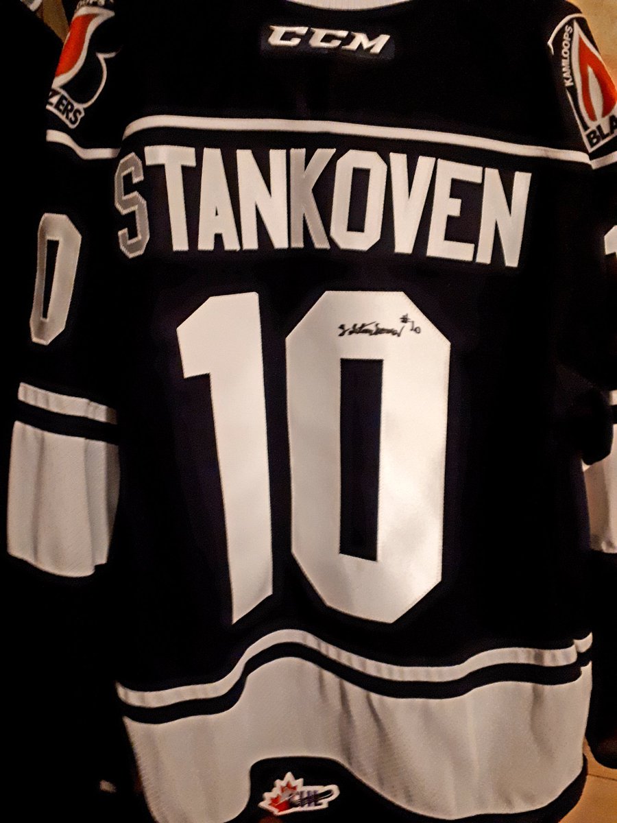 westcoastcanfan's tweet photo. Let’s go team Canada, lookin good for #WorldJuniors but
one more hashtag needs to be seen #freeStankoven https://t.co/RYy9LuDTbn