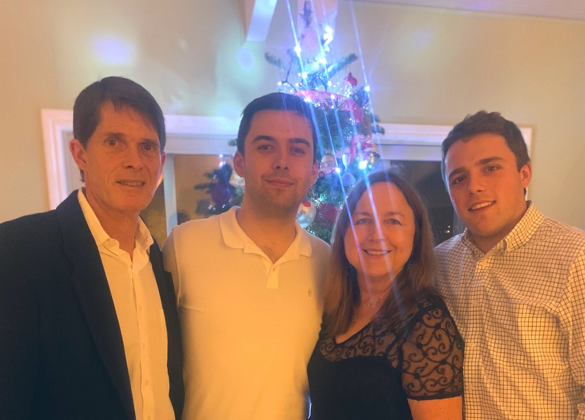 efsinclair's tweet photo. Enjoyed the last few days with these 3 and look forward to a vaca together.. being with family makes me happy 😊 https://t.co/4vLrxonVw4