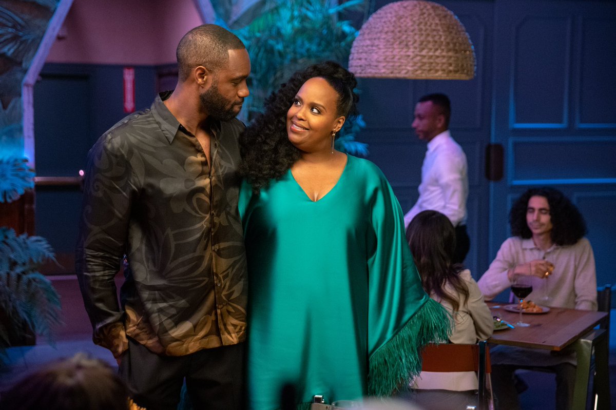 “I don’t just want any niggas kids. I want THIS niggas’ kids.”

Kelli with that pregnancy glow. We love it for her!! #InsecureHBO