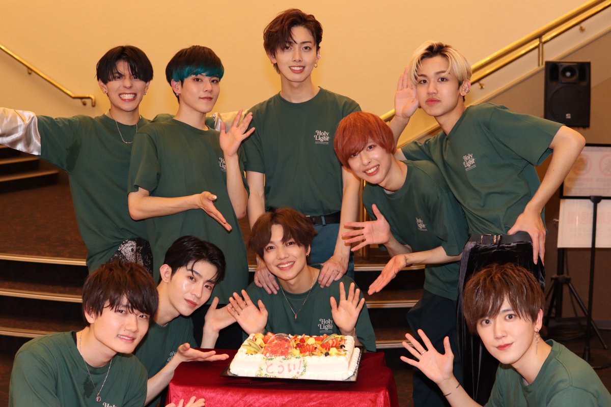 official_enjin's tweet photo. 【🎉Happy Birthday🎉】

本日は中林くんの誕生日です！
おめでとうございます！

メンバーの皆さんとお祝いをしました🎂✨
#円神Farway https://t.co/ML1HnOXY4a